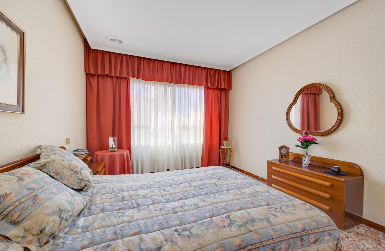 Revente - Appartement -
Torrevieja - Centro