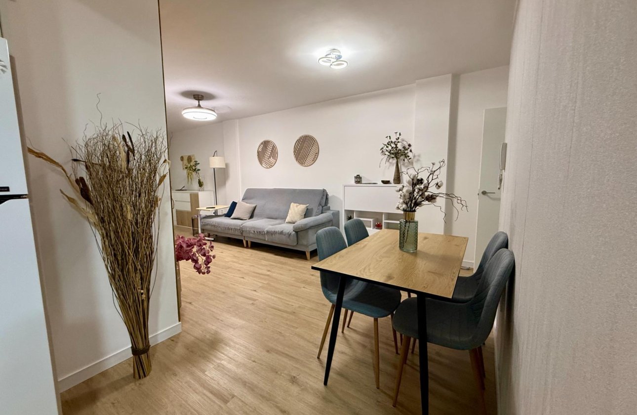 Revente - Appartement -
Torrevieja - Centro