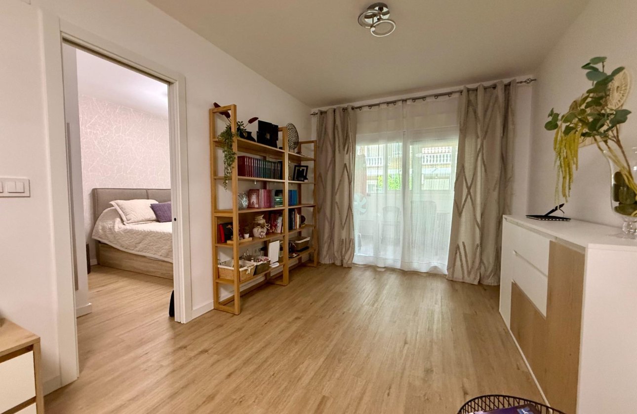 Revente - Appartement -
Torrevieja - Centro