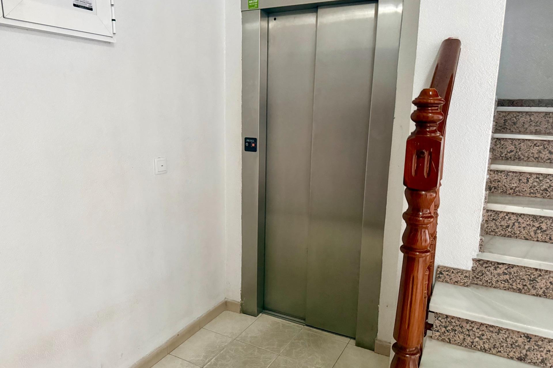 Revente - Appartement -
Torrevieja - Centro