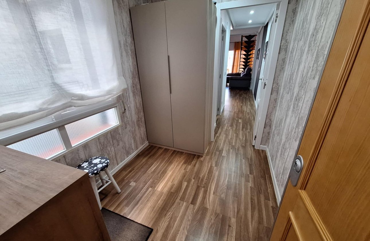Revente - Appartement -
Torrevieja - Centro