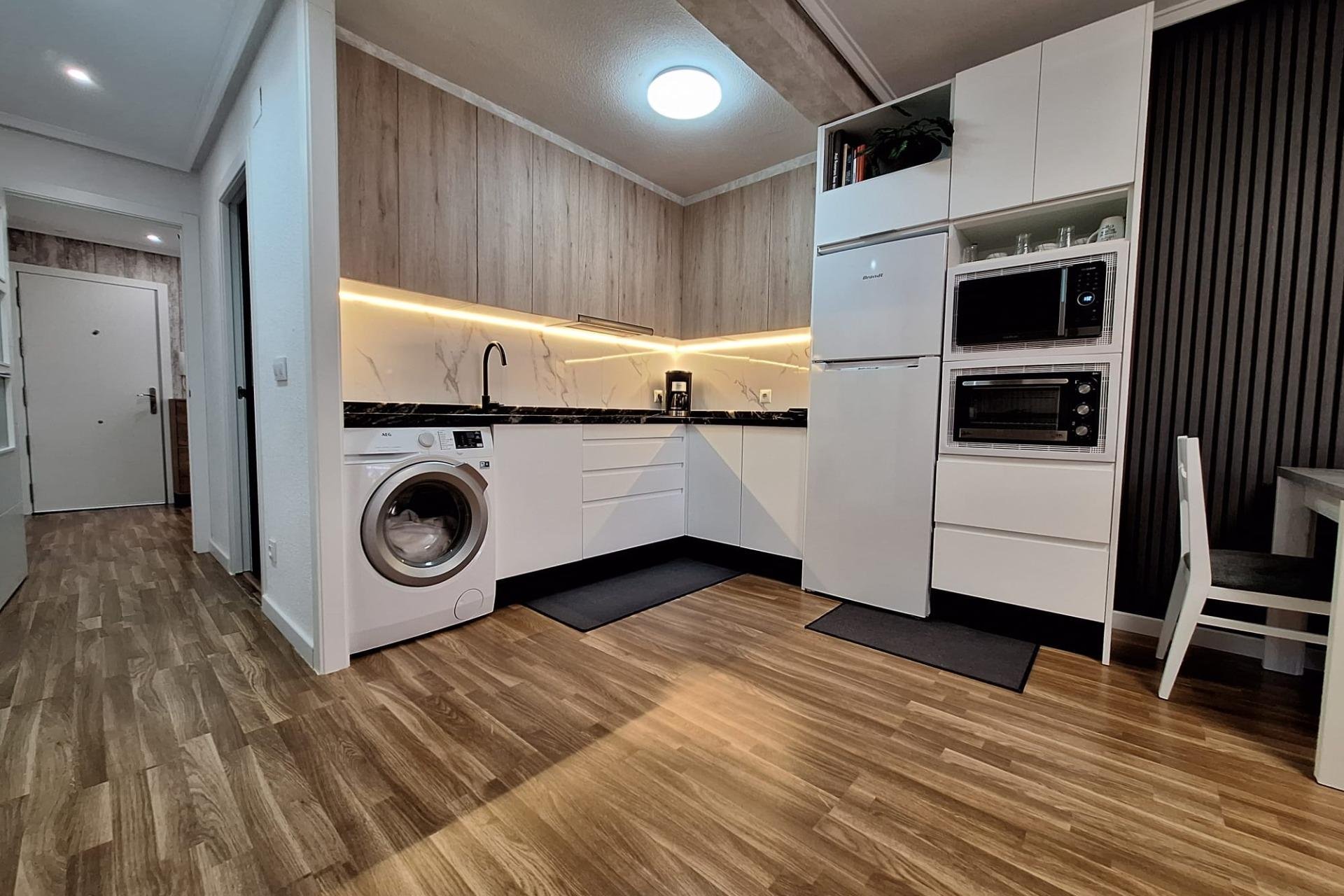 Revente - Appartement -
Torrevieja - Centro