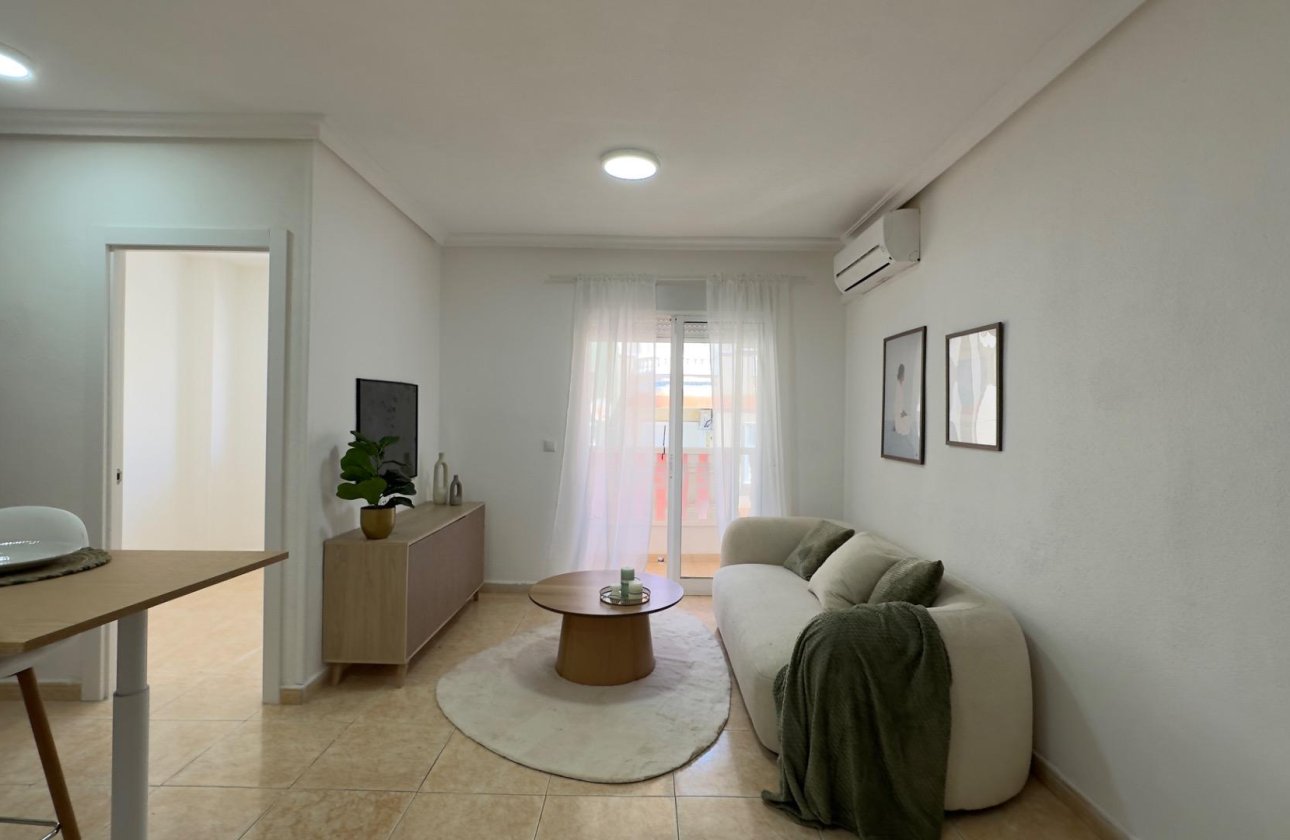Revente - Appartement -
Torrevieja - Centro