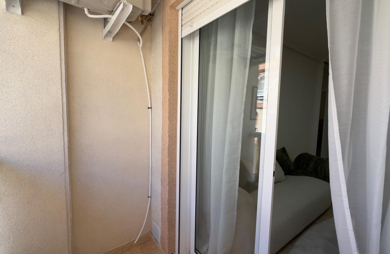 Revente - Appartement -
Torrevieja - Centro