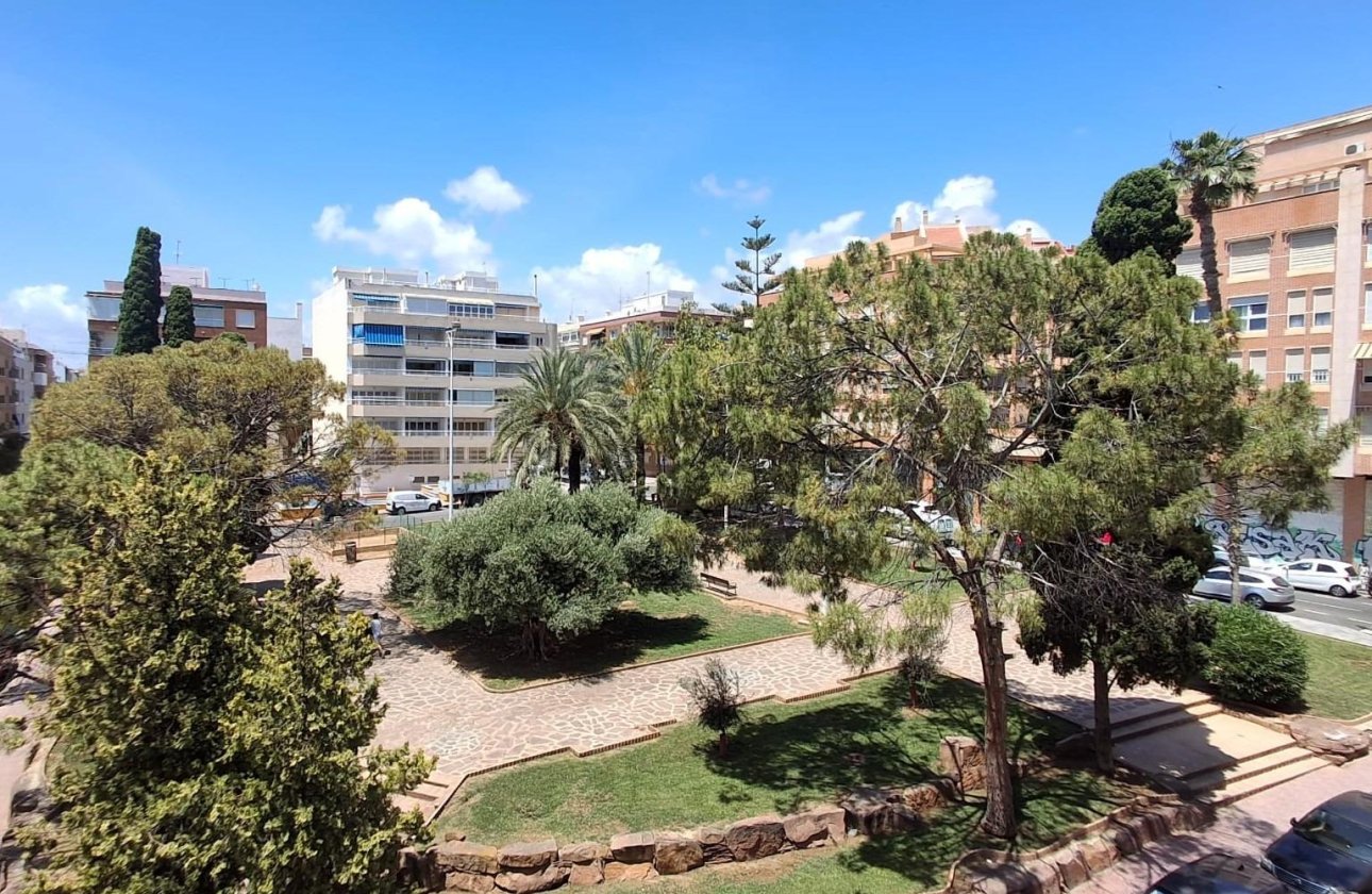 Revente - Appartement -
Torrevieja - Centro