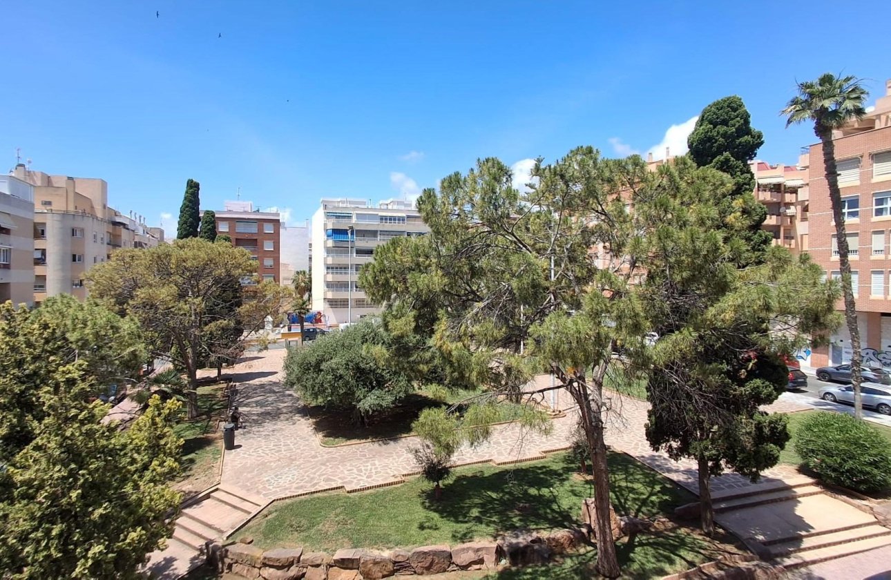 Revente - Appartement -
Torrevieja - Centro