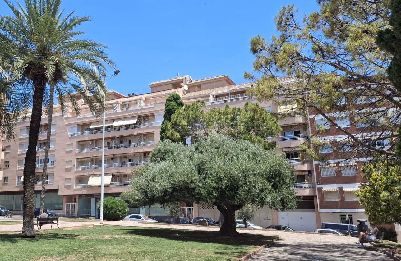 Revente - Appartement -
Torrevieja - Centro