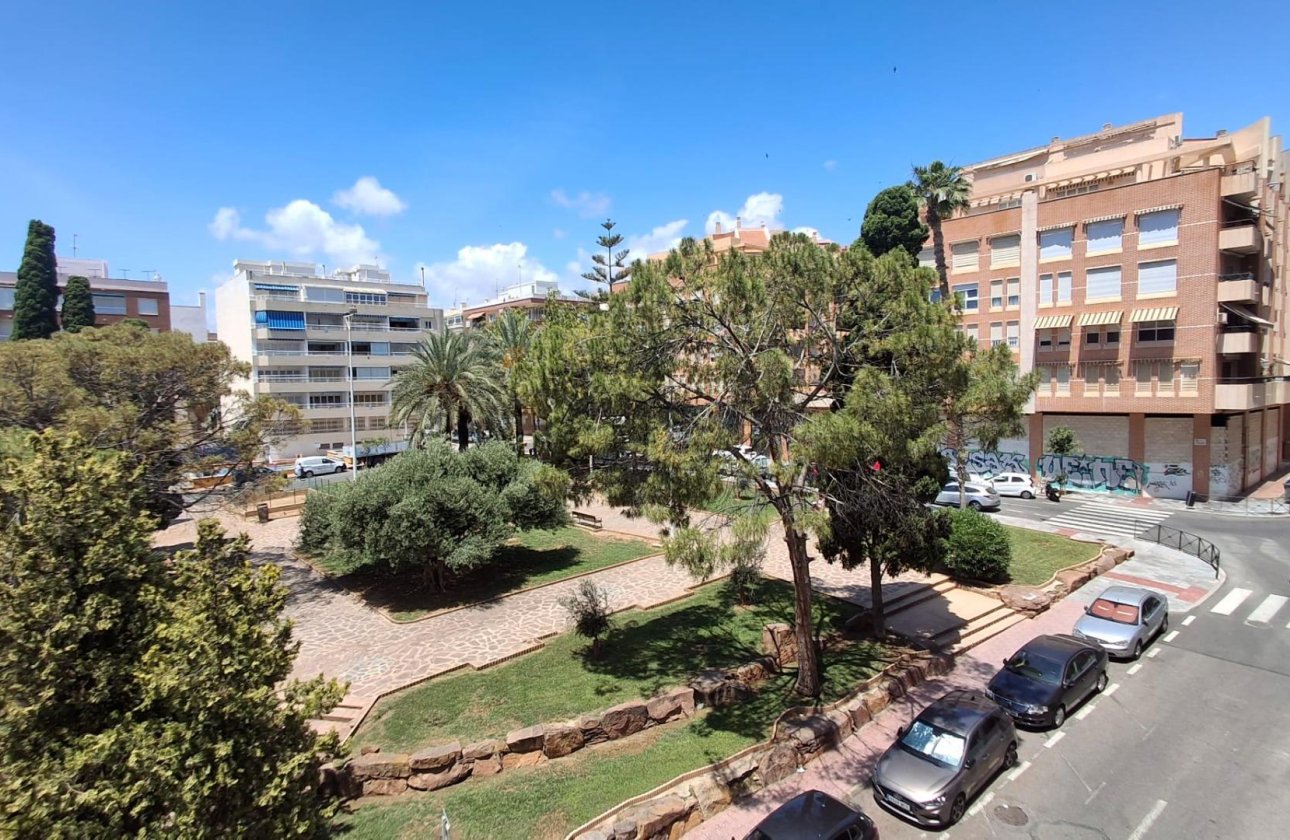 Revente - Appartement -
Torrevieja - Centro