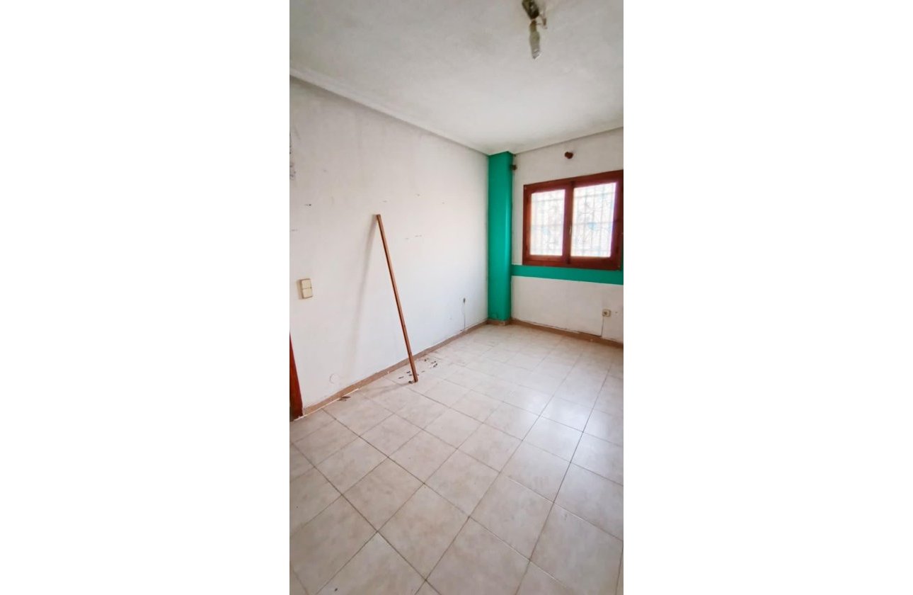 Revente - Appartement -
Torrevieja - Centro