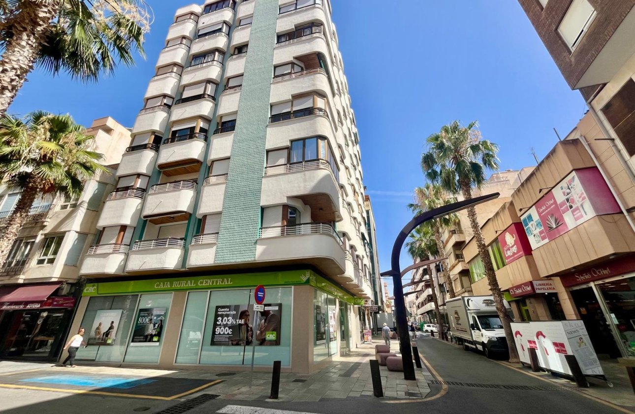 Revente - Appartement -
Torrevieja - Centro