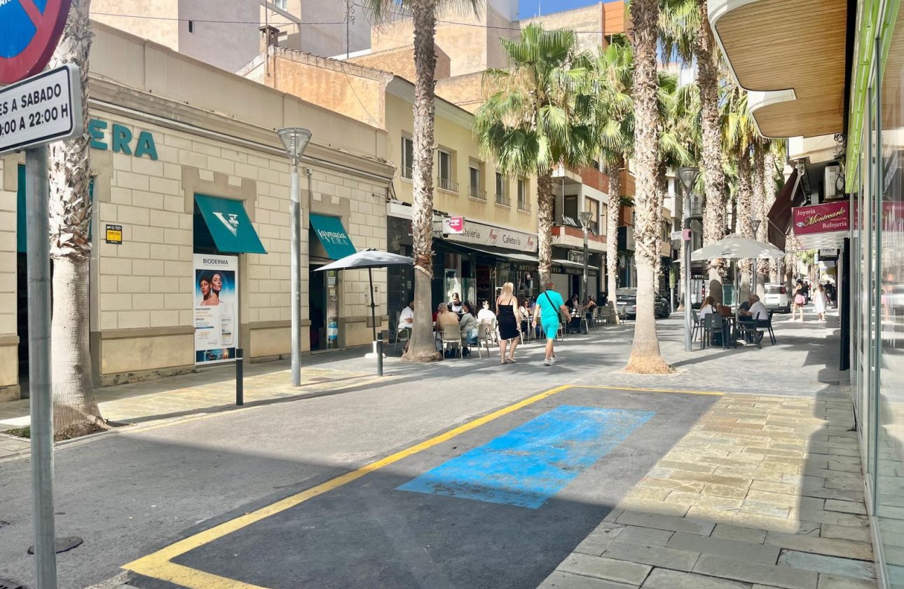 Revente - Appartement -
Torrevieja - Centro