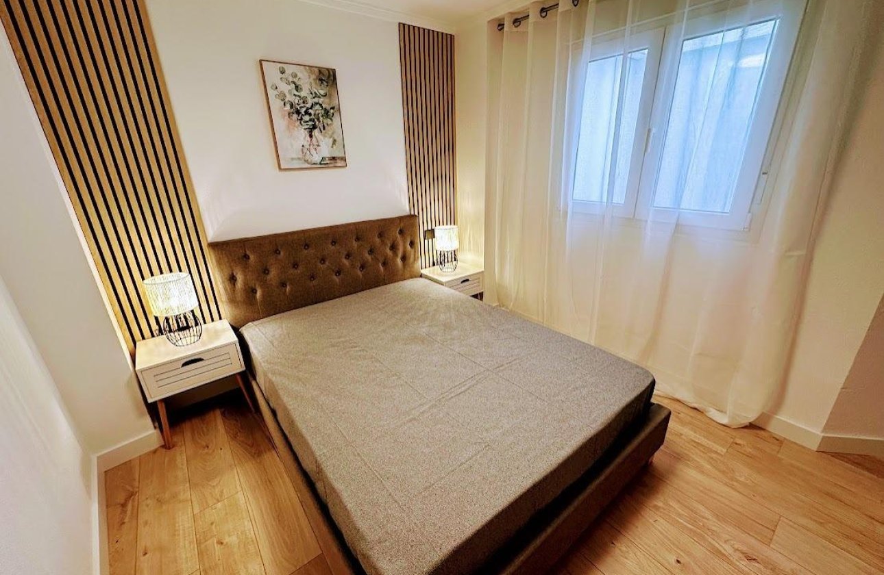 Revente - Appartement -
Torrevieja - Centro