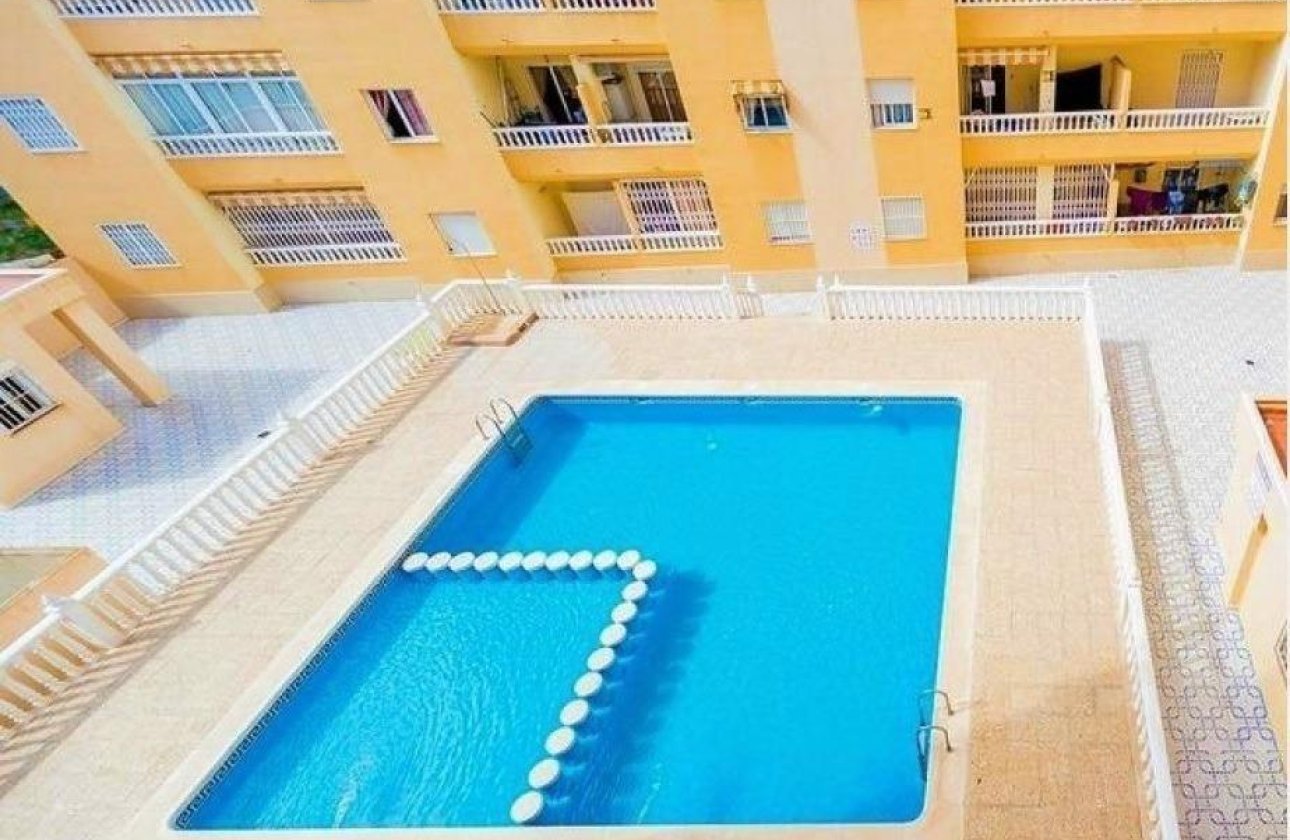 Revente - Appartement -
Torrevieja - Centro
