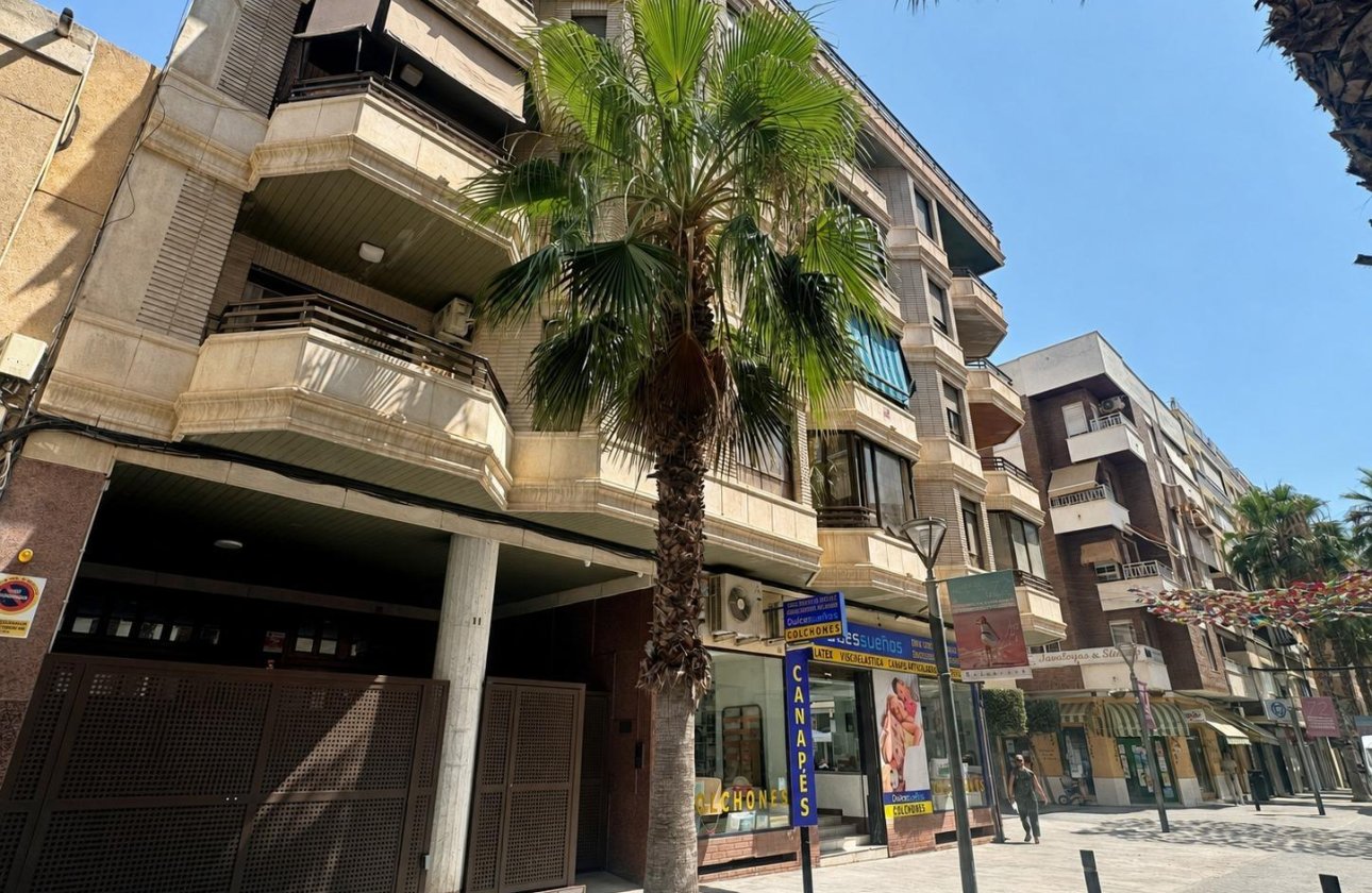 Revente - Appartement -
Torrevieja - Centro