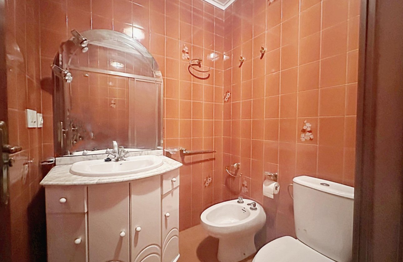 Revente - Appartement -
Torrevieja - Centro