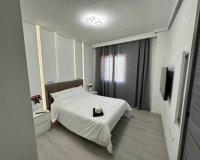 Revente - Appartement -
Torrevieja - Centro