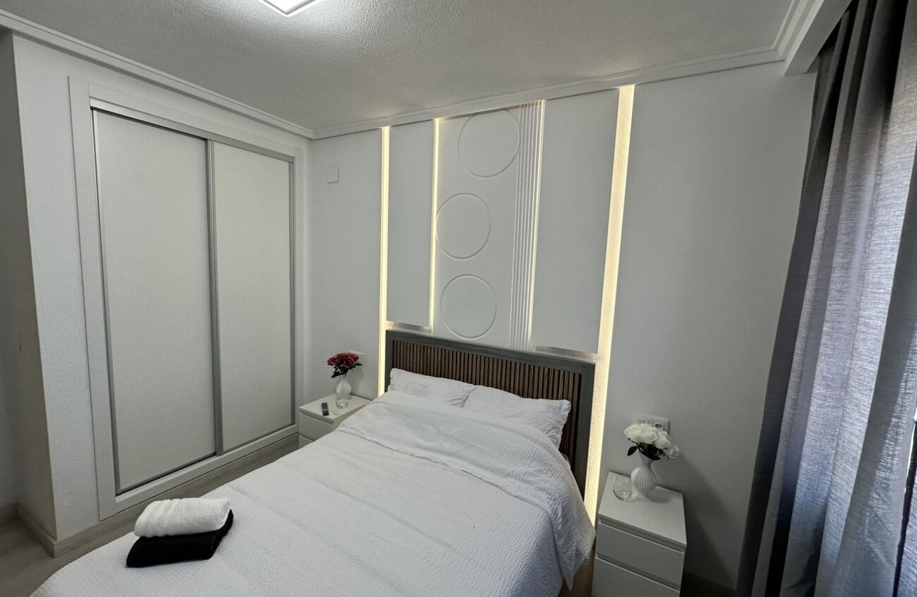 Revente - Appartement -
Torrevieja - Centro