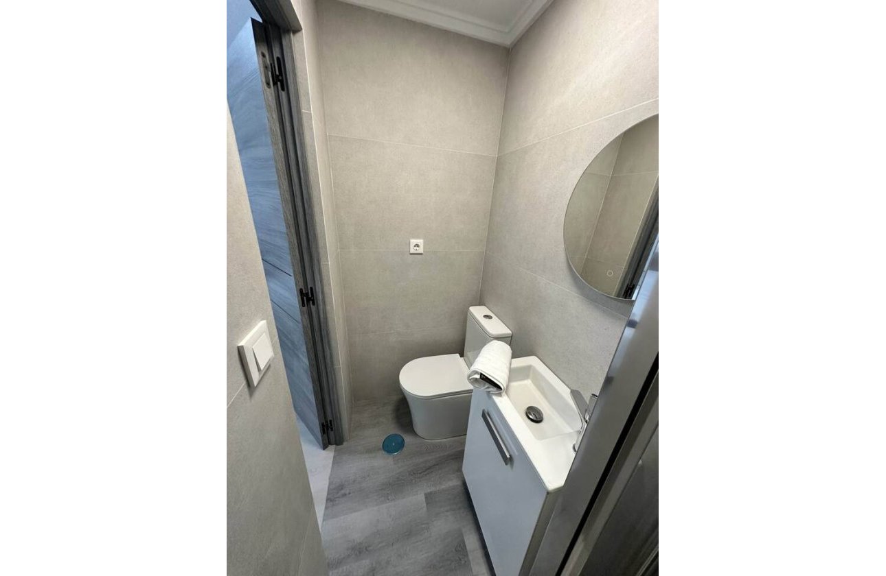 Revente - Appartement -
Torrevieja - Centro