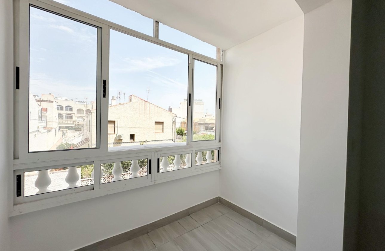 Revente - Appartement -
Torrevieja - Centro