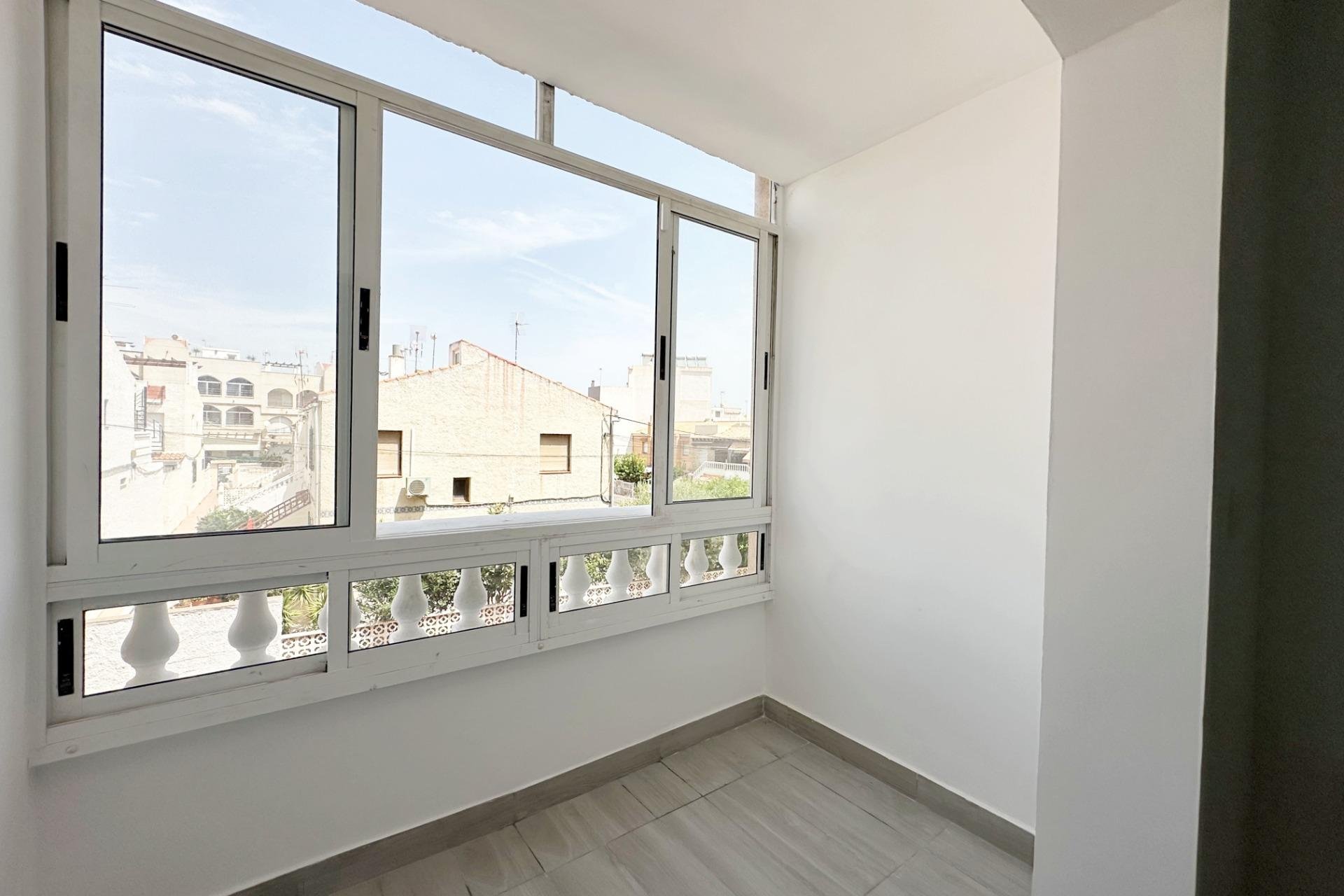 Revente - Appartement -
Torrevieja - Centro