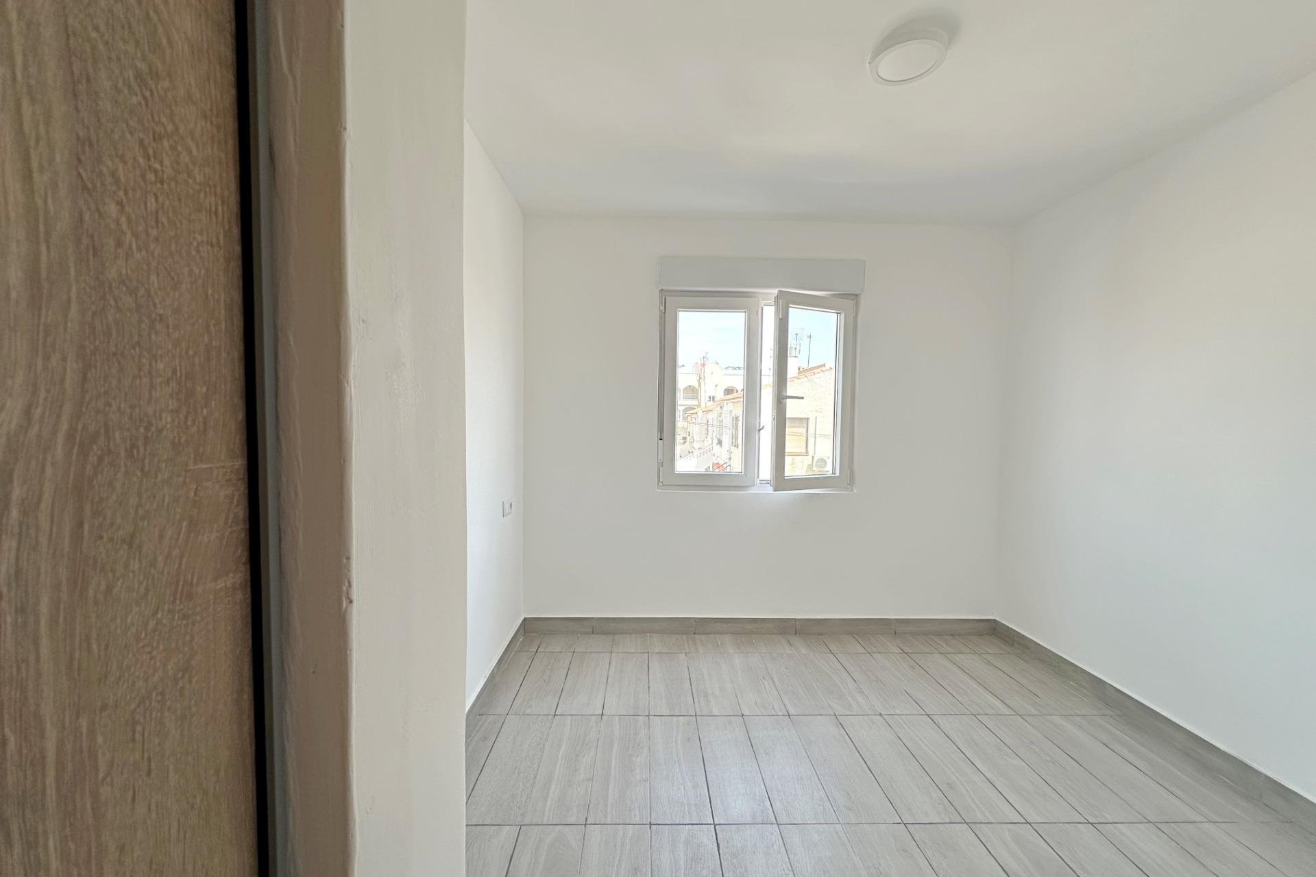 Revente - Appartement -
Torrevieja - Centro
