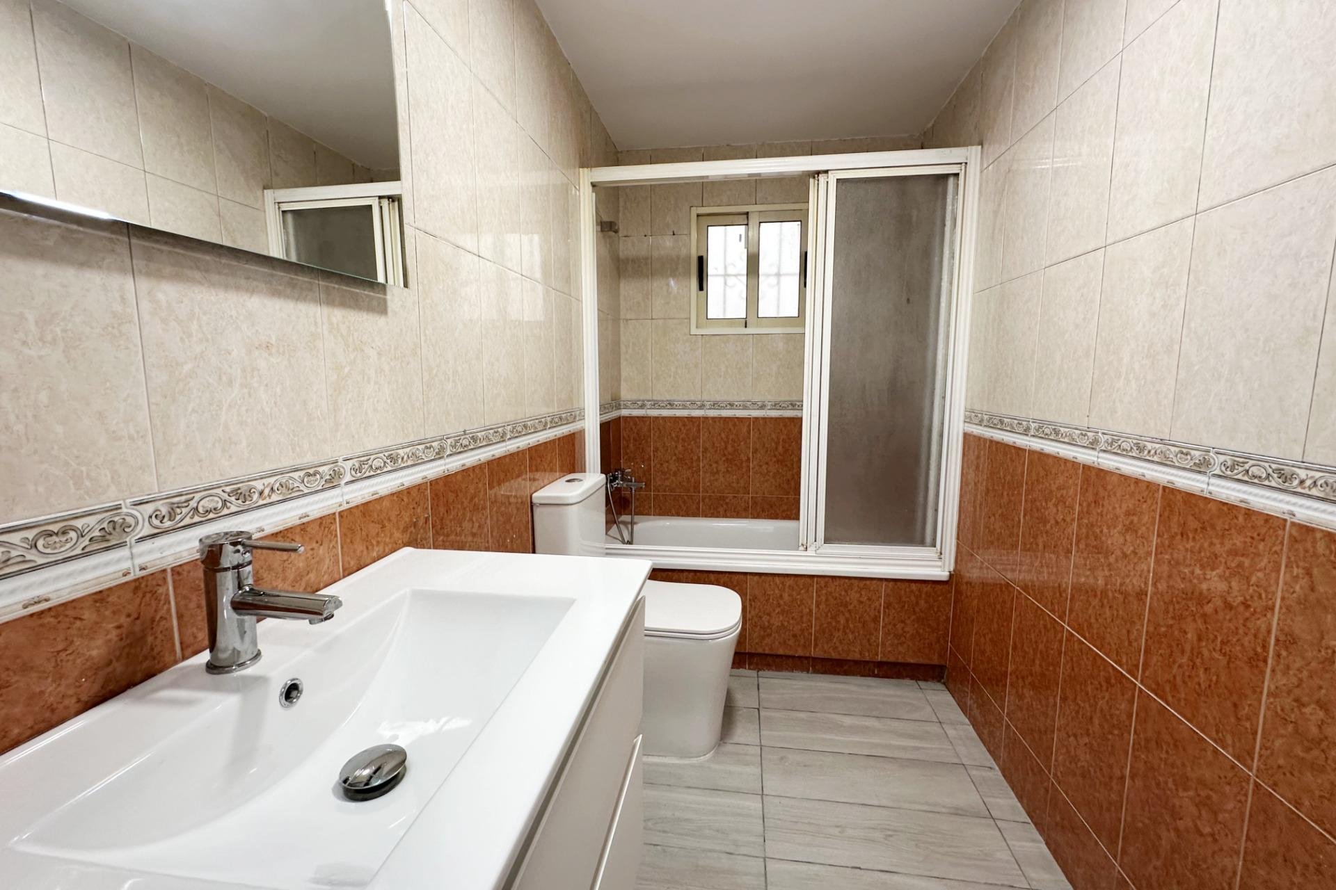 Revente - Appartement -
Torrevieja - Centro