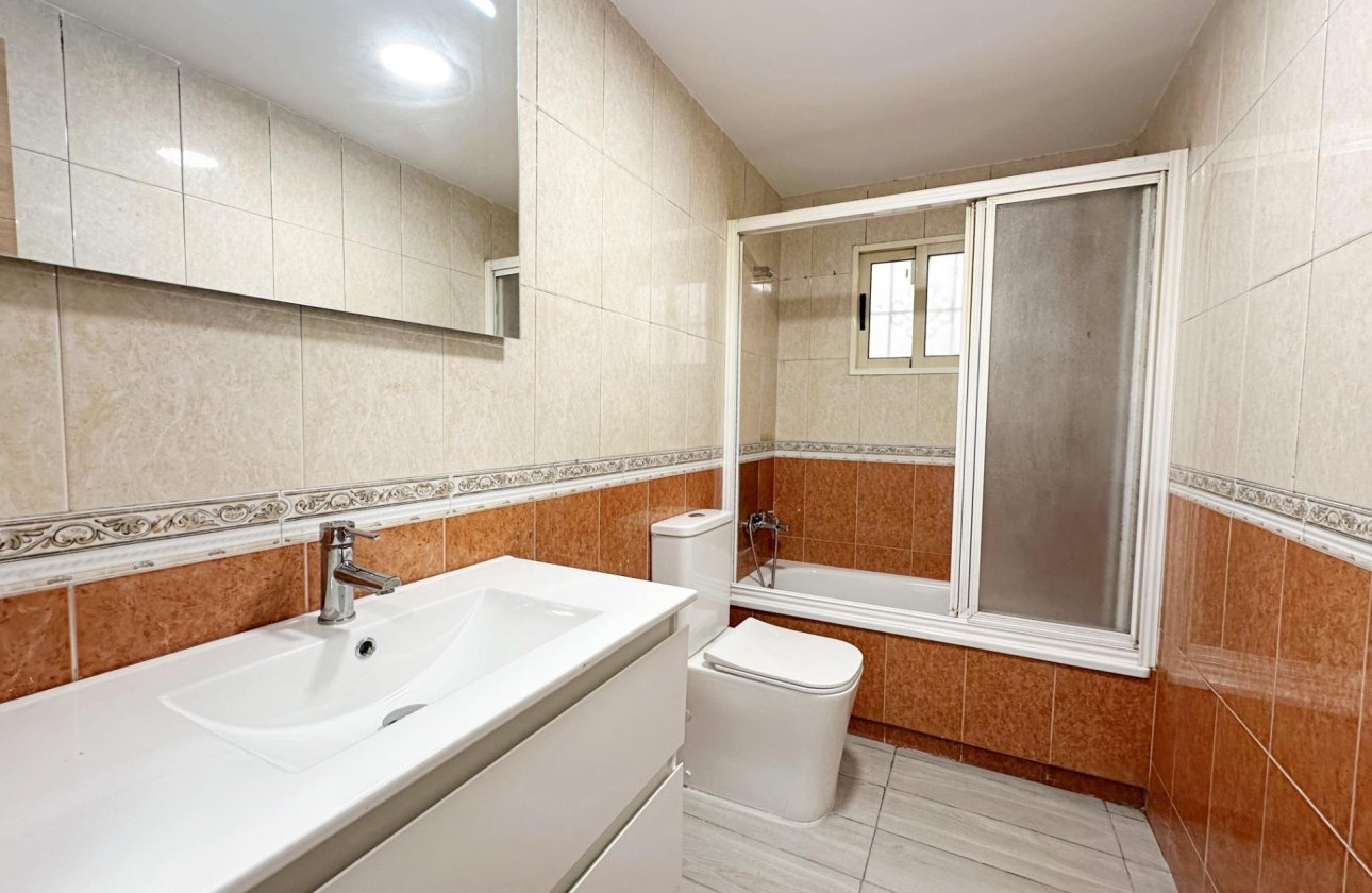 Revente - Appartement -
Torrevieja - Centro