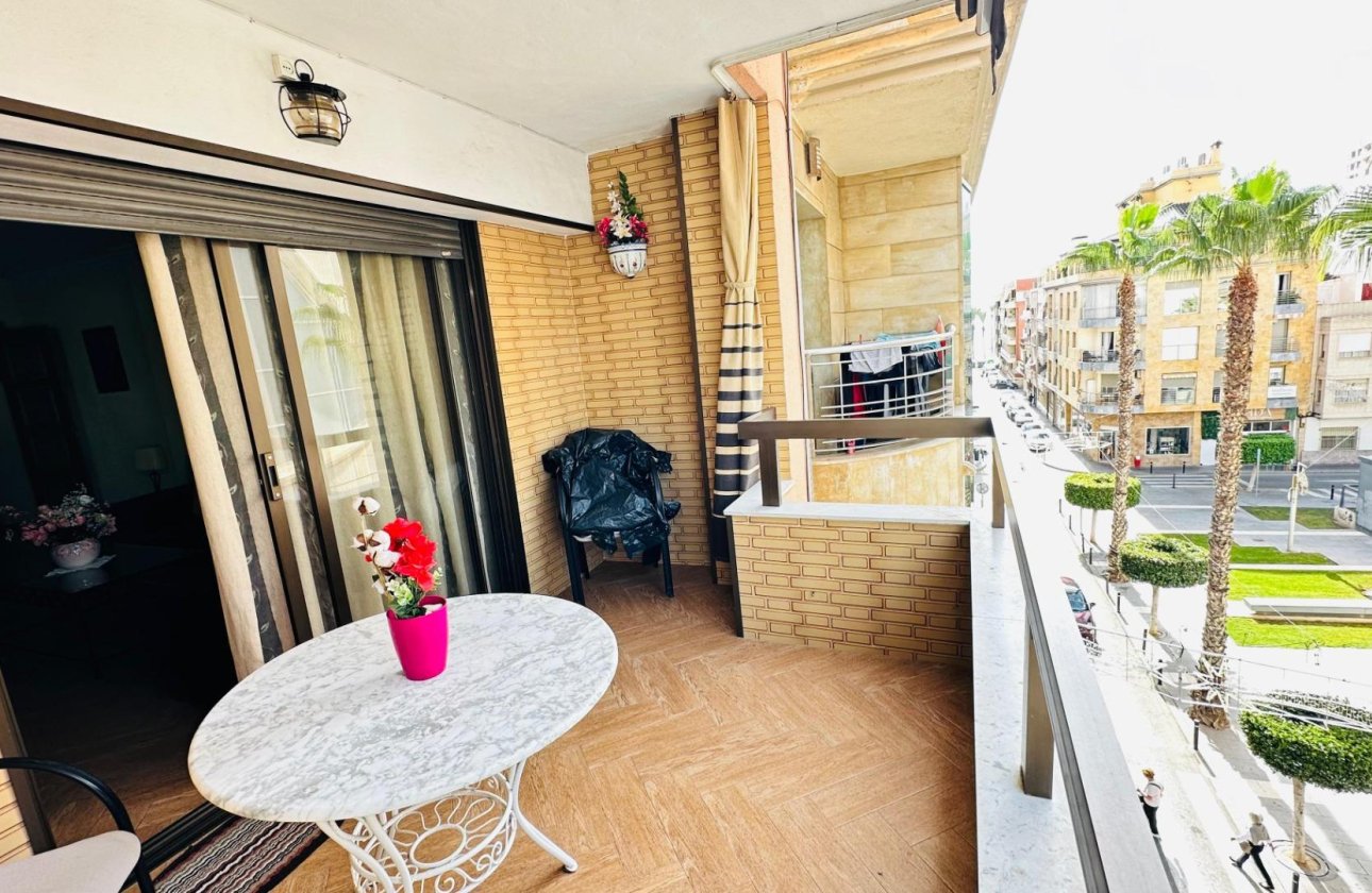 Revente - Appartement -
Torrevieja - Centro