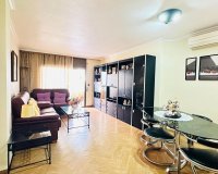Revente - Appartement -
Torrevieja - Centro