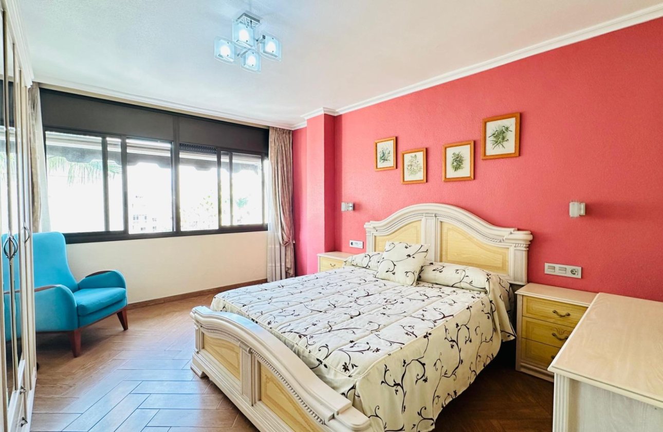 Revente - Appartement -
Torrevieja - Centro