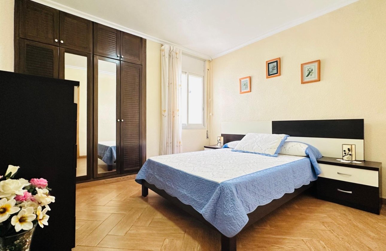 Revente - Appartement -
Torrevieja - Centro