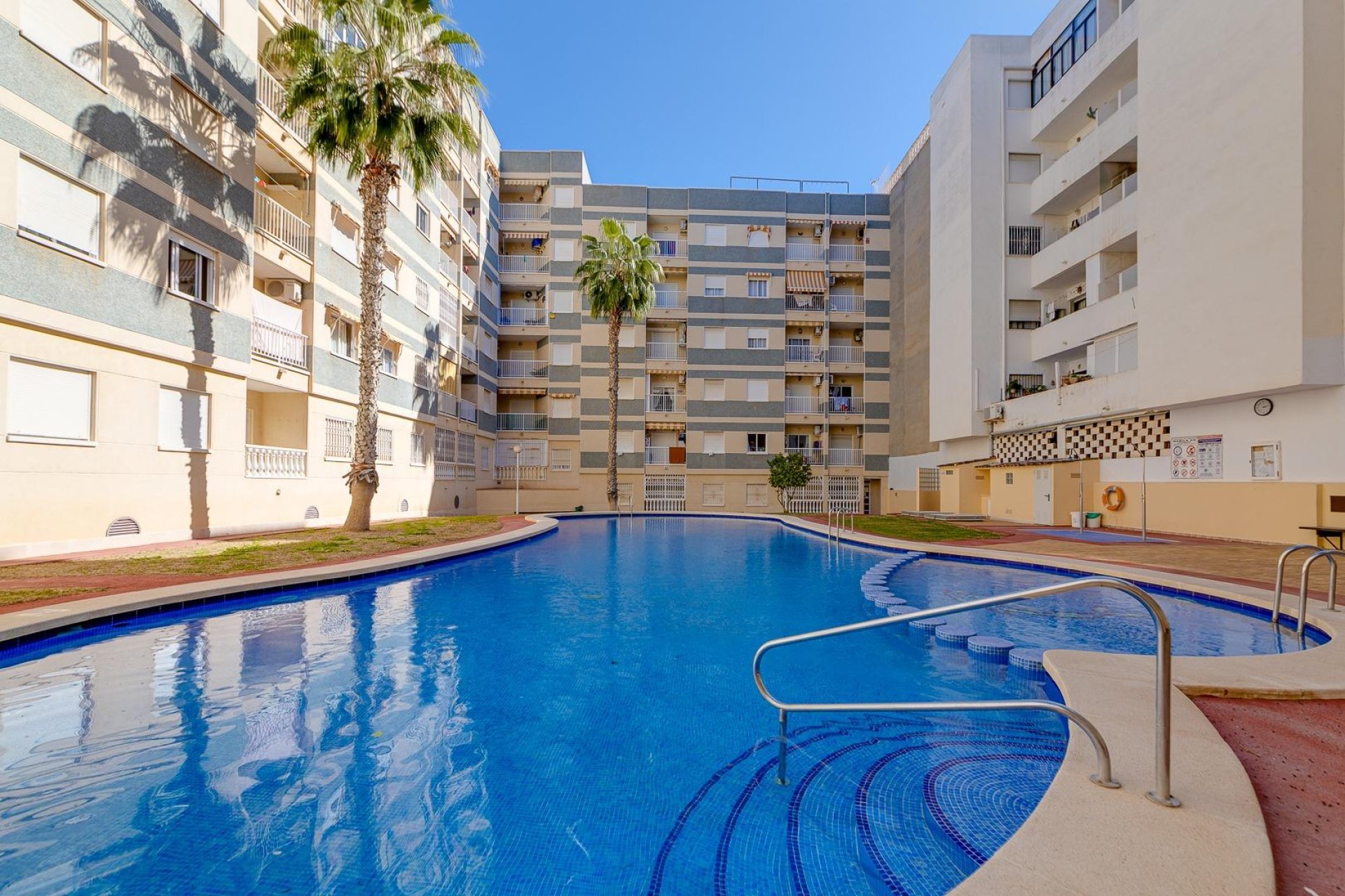 Revente - Appartement -
Torrevieja - Centro