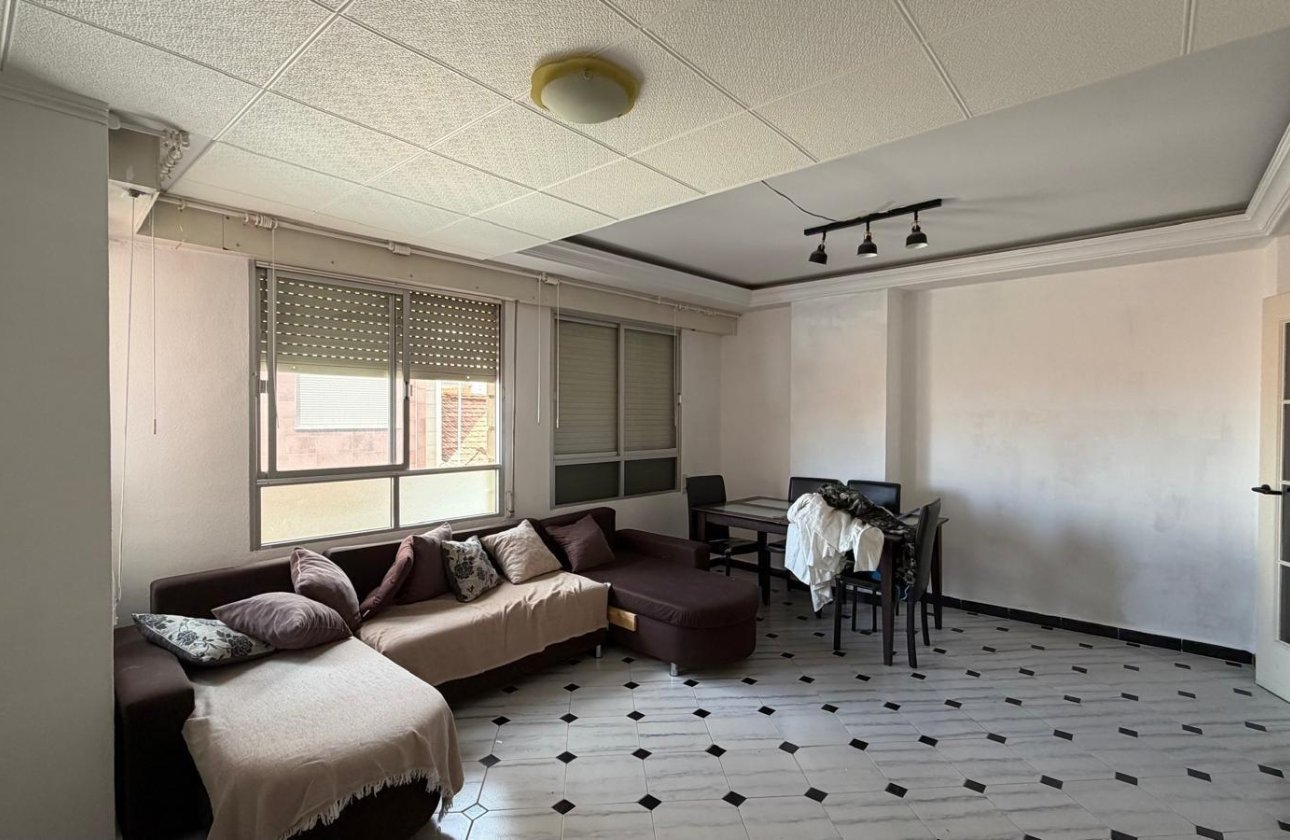 Revente - Appartement -
Torrevieja - Centro