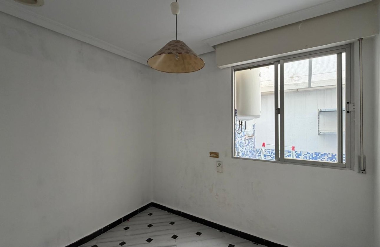 Revente - Appartement -
Torrevieja - Centro