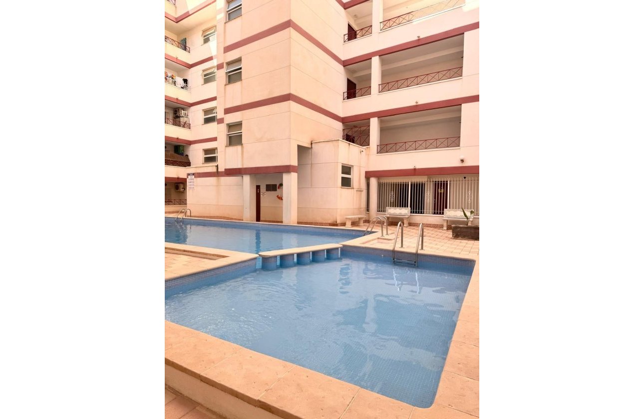 Revente - Appartement -
Torrevieja - Centro