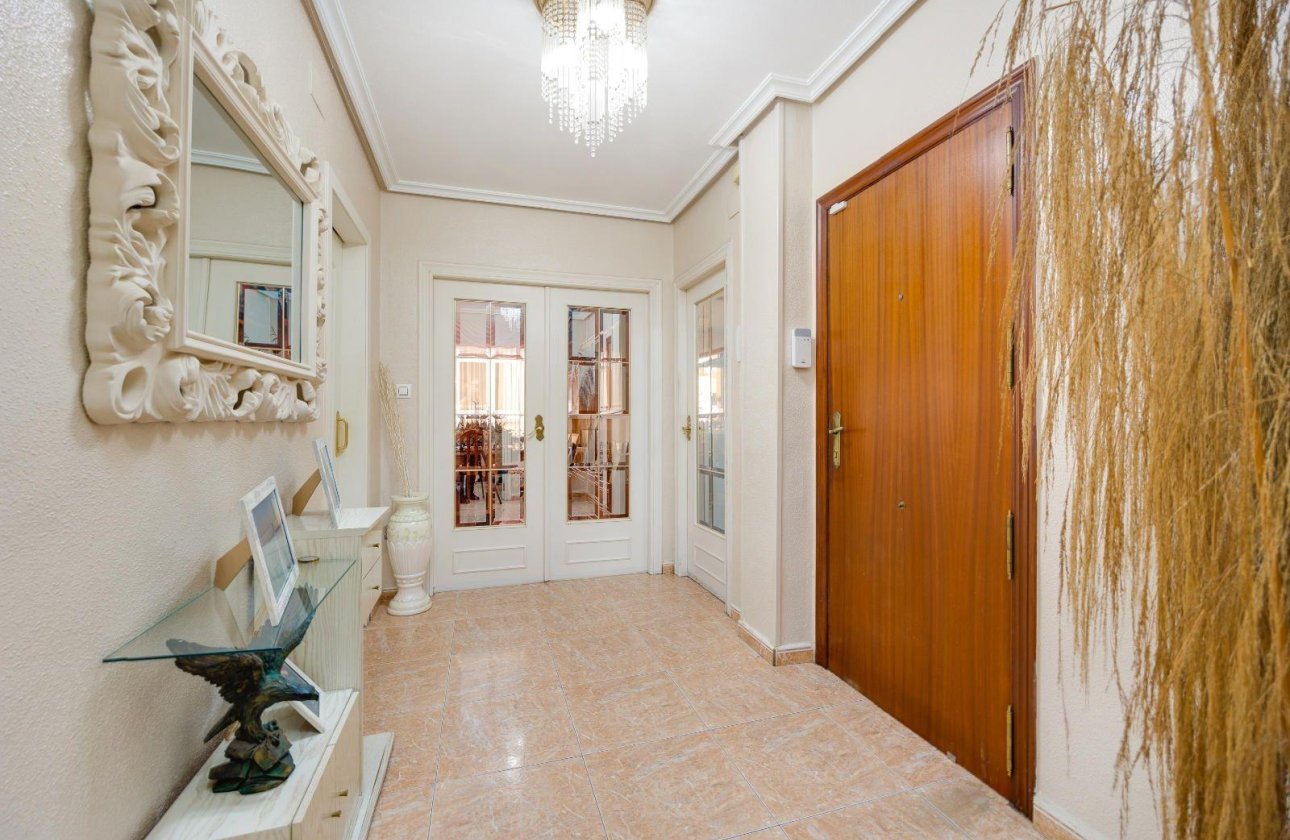 Revente - Appartement -
Torrevieja - Centro