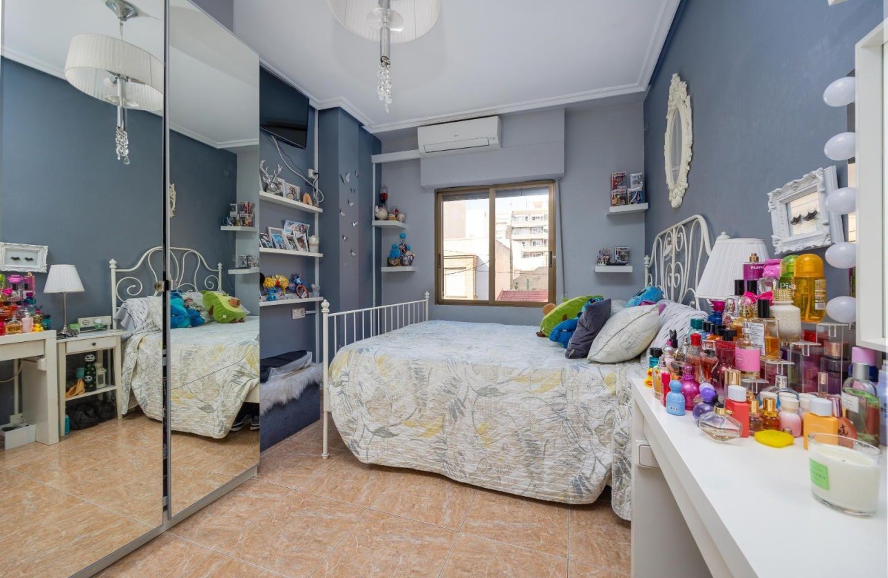 Revente - Appartement -
Torrevieja - Centro