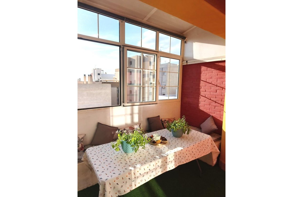 Revente - Appartement -
Torrevieja - Centro