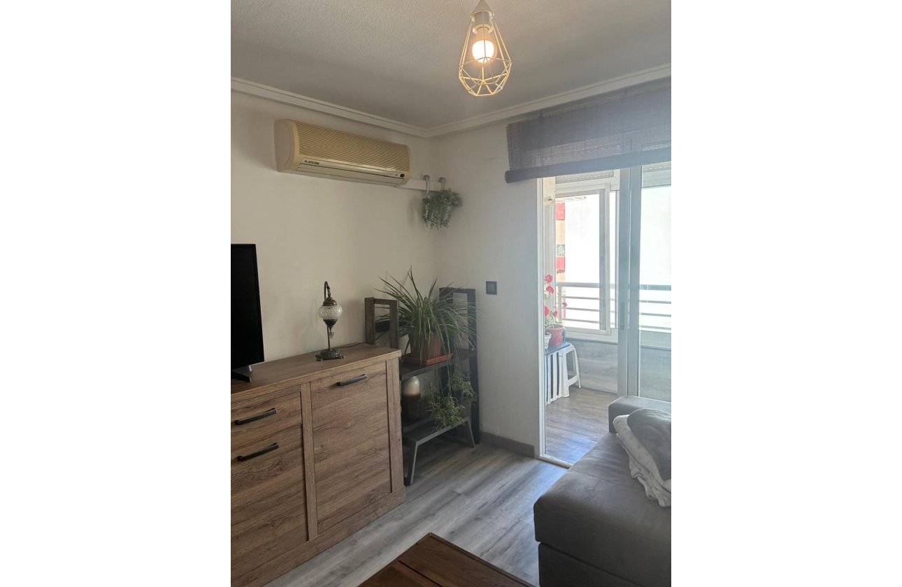 Revente - Appartement -
Torrevieja - Centro