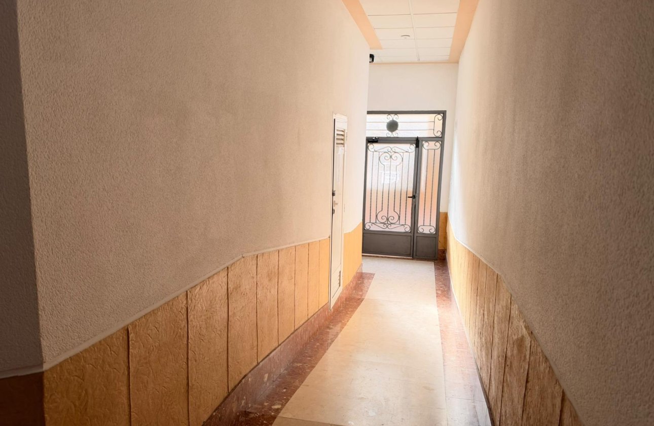 Revente - Appartement -
Torrevieja - Centro