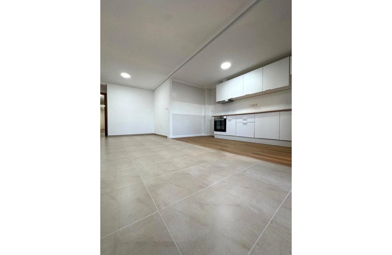 Revente - Appartement -
Torrevieja - Centro