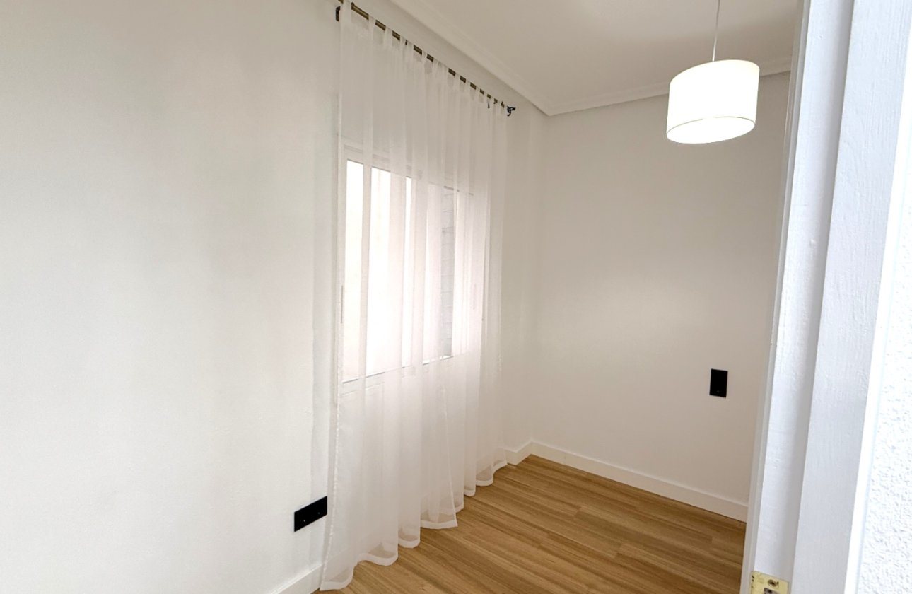 Revente - Appartement -
Torrevieja - Costa Blanca