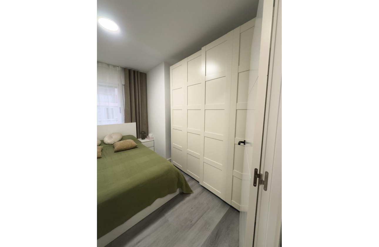 Revente - Appartement -
Torrevieja - Curva Del Palangre