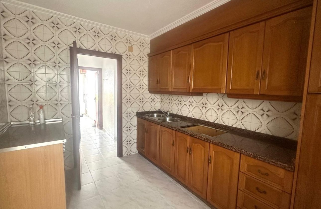 Revente - Appartement -
Torrevieja - Estacion De Autobuses