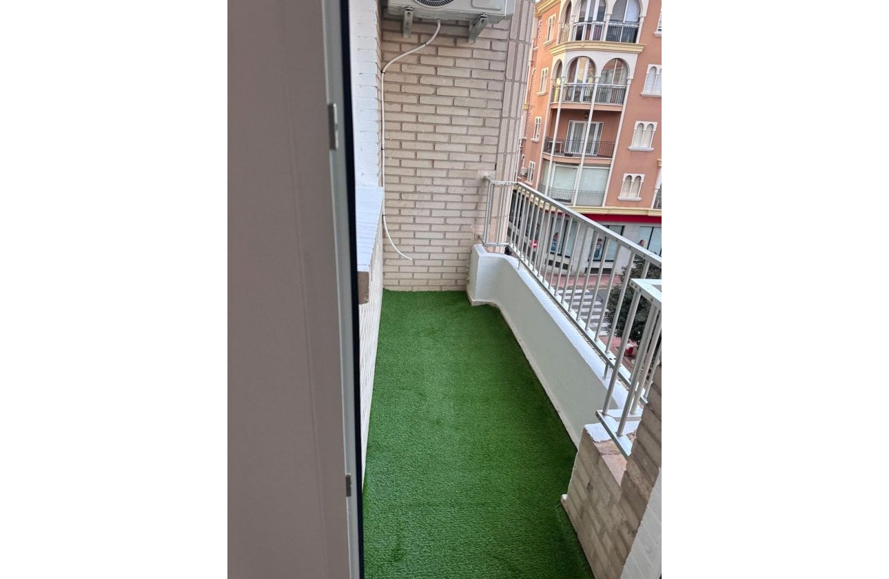 Revente - Appartement -
Torrevieja - Estacion De Autobuses