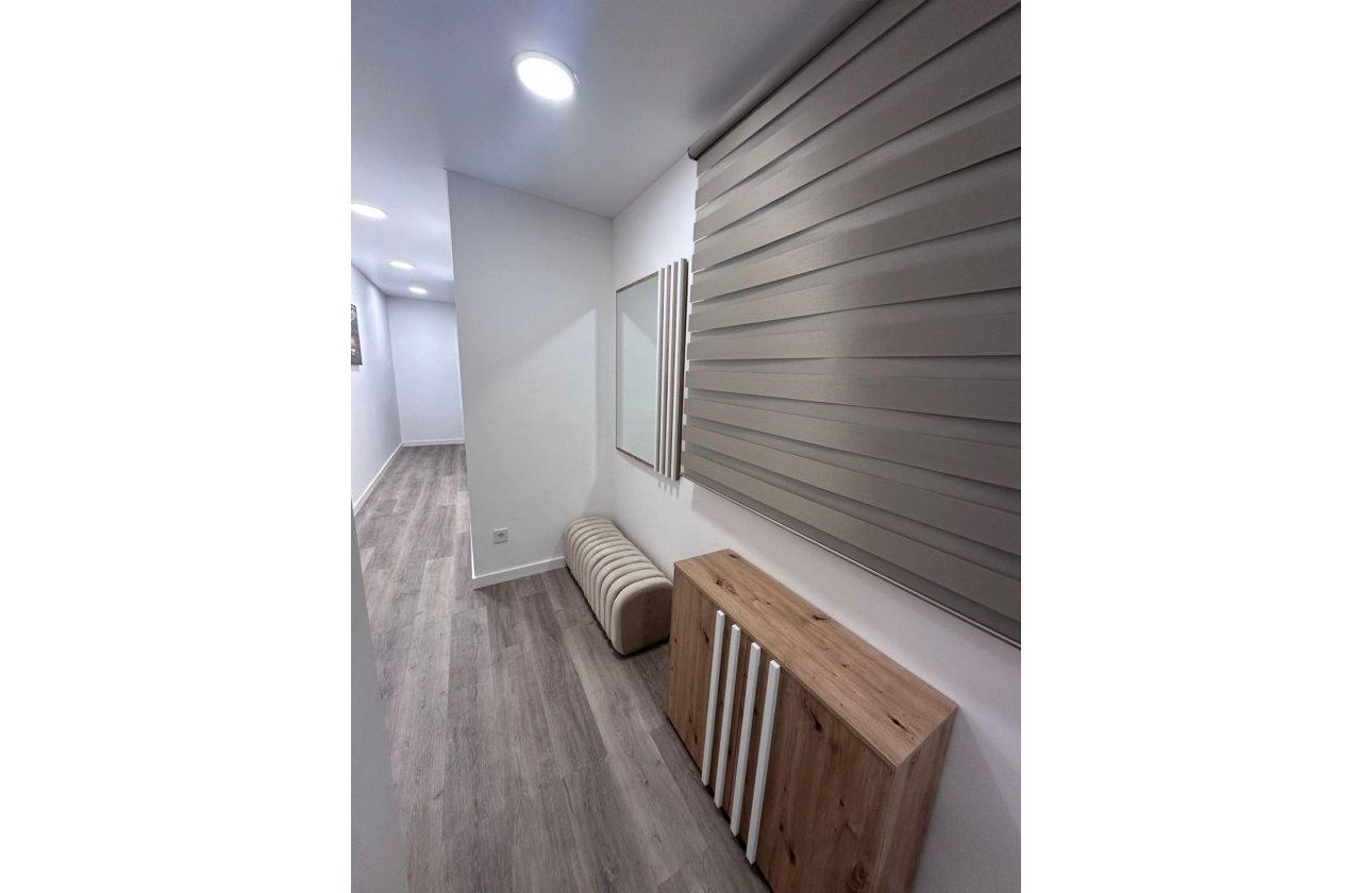 Revente - Appartement -
Torrevieja - Estacion De Autobuses