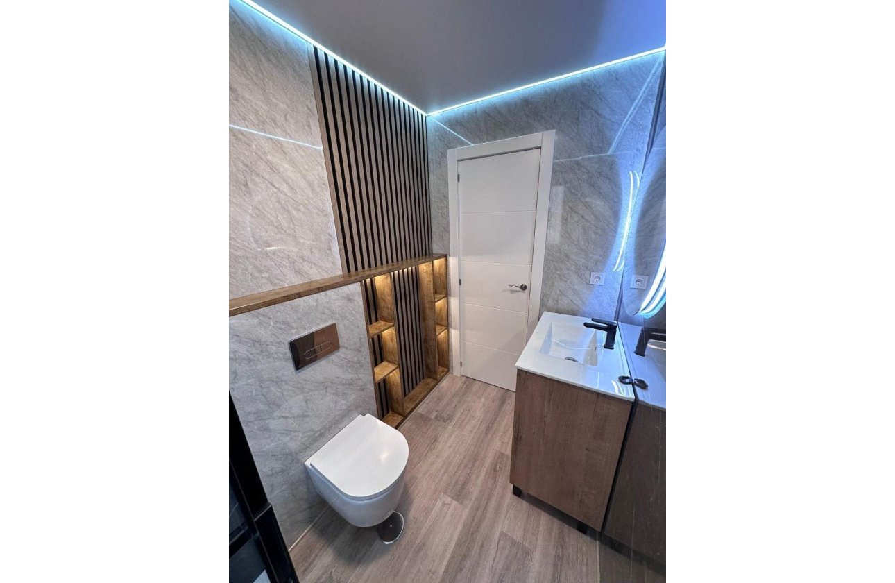 Revente - Appartement -
Torrevieja - Estacion De Autobuses