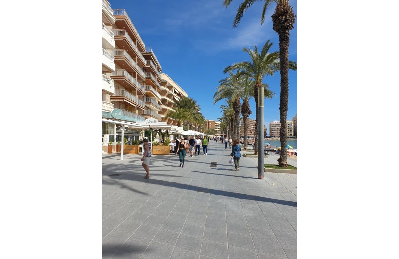 Revente - Appartement -
Torrevieja - Estacion De Autobuses