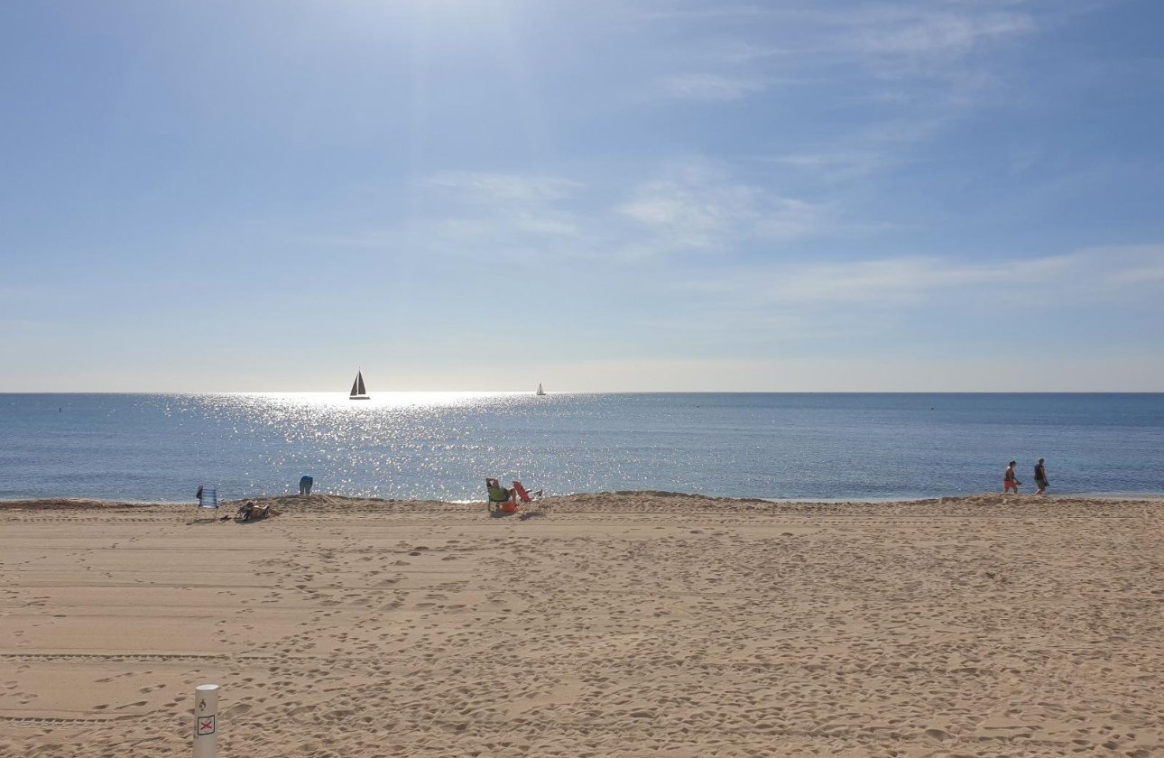 Revente - Appartement -
Torrevieja - Estacion De Autobuses