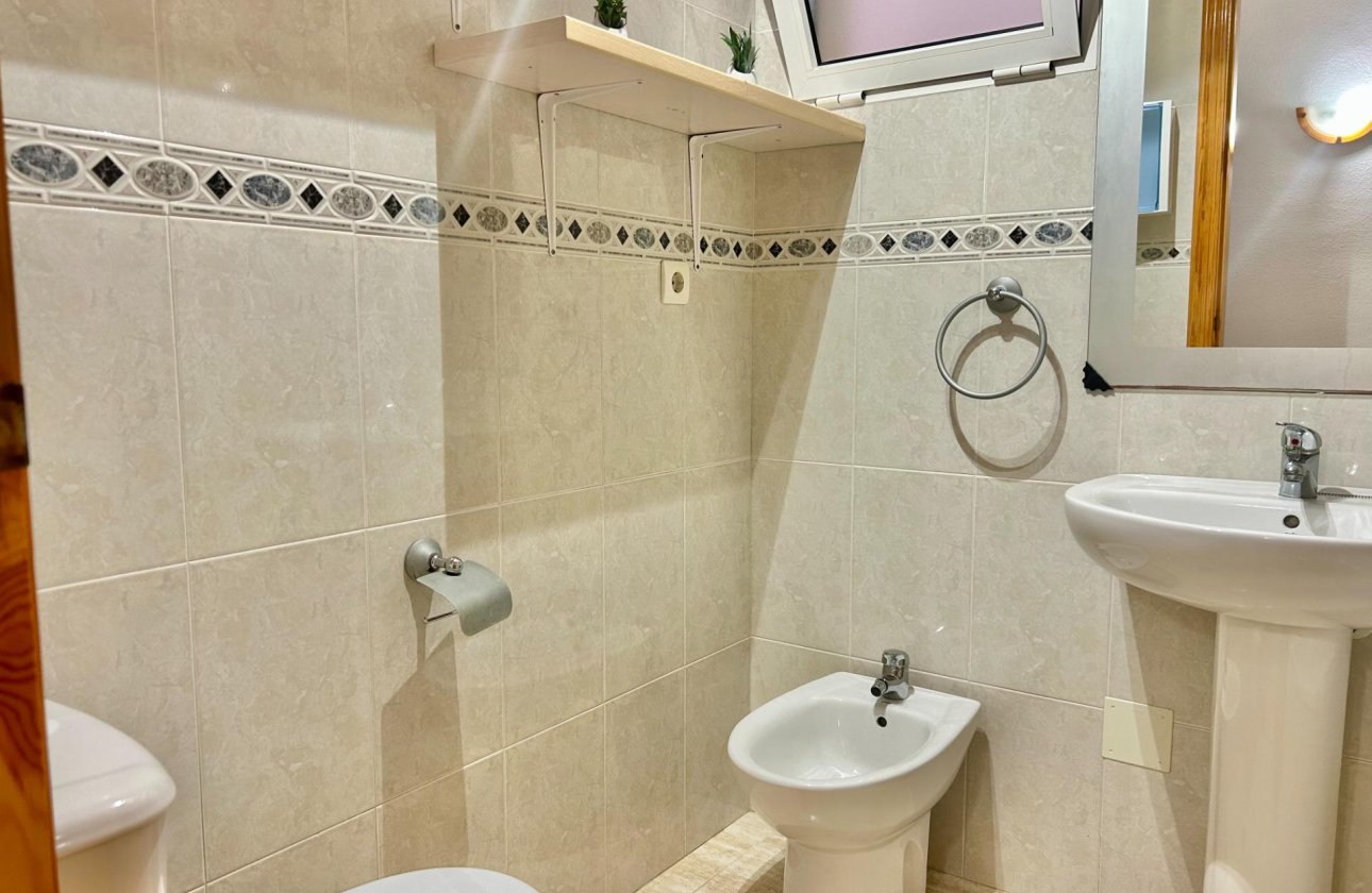 Revente - Appartement -
Torrevieja - Estacion De Autobuses